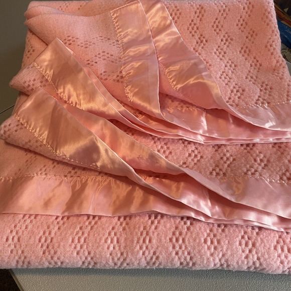 Vintage St Michael Satin Trim Pink Acrylic Blanket Made in UK Full Size 90x89 - Picture 8 of 16